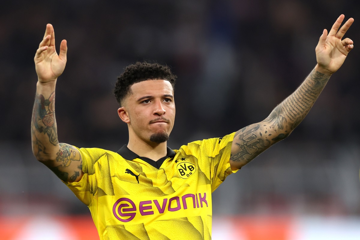 Jadon Sancho cũng là cầu thủ trẻ tham gia thi đấu cùng cầu thủ Callum Hudson